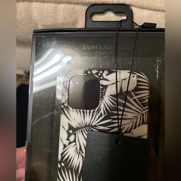 Saint Laurent iPhone11 pro case - Picture 2 of 10